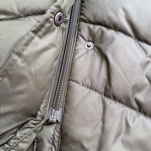 WEATHERPROOF Women's Modern Shaped Puffer Coat, Faux Fur, Olive, Size 1X - Picture 8 of 9